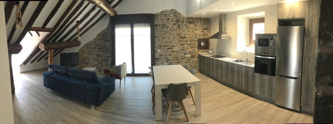Apartamentos Bajo Pena Apartamentos Sanlorien El Pueyo de Araguás المظهر الخارجي الصورة